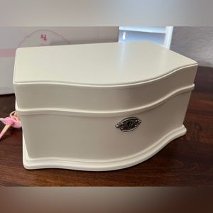 Pottery Barn Kids Abigail Jewelry Box size Large